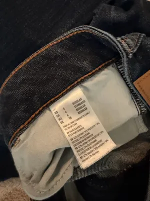 American Eagle High-Waisted Jeans thumbnail 3