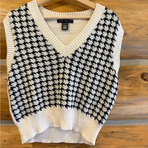 Say What V Neck Sweater Vest size M thumbnail 2