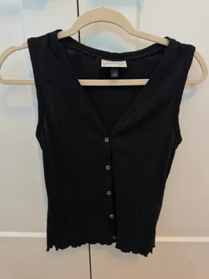 Universal Threads Button up Black Tank thumbnail 2