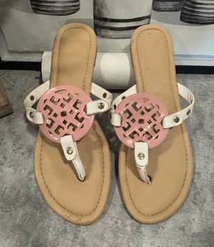 Women's white fashion sandals, size 9 thumbnail 1
