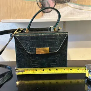 Emerald green crocodile embossed leather handbag thumbnail 6