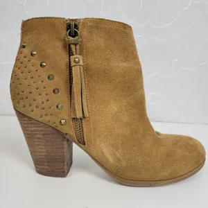 Guess Womens Boots Size 7.5 Tan Side Zip Almond Toe Studded Chucky Ankle Heel thumbnail 1