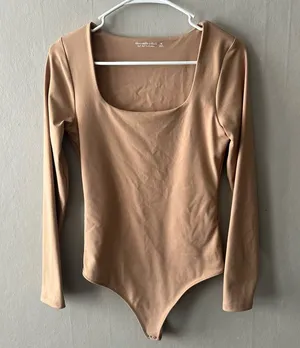 Abercrombie & Fitch Soft Matte Seamless Long-Sleeve Squareneck Bodysuit Size M thumbnail 1