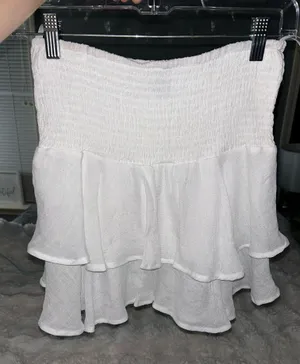 SheIn NWOT Smocked High-Rise Flounce Mini White Skirt thumbnail 7