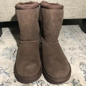 UGG Classic Short II Burnt Cedar thumbnail 6