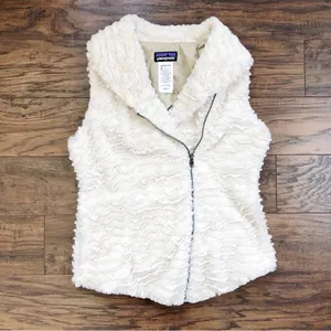 Patagonia • Pelage Fleece Vest cream faux fur zip front asymmetrical shawl thumbnail 3