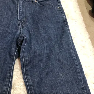 Levi’s Demi Curve Classic Fit Embroidered Pockets Cropped Capri Jeans‎ 8 thumbnail 5