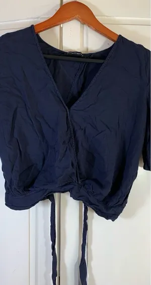Brandy Melville Faux Wrap Blouse Navy Blue Tie Back Concert Festival Cute Top‎ thumbnail 1