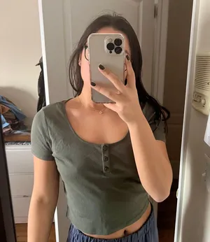 Forever 21 Olive Green Cropped Tee thumbnail 1