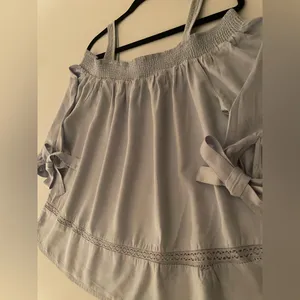 LC Lauren Conrad Light Baby Blue Off-Shoulder Blouse Size M thumbnail 2