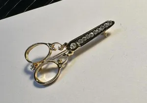 Gold Tone Scissors Rhinestone Brooch Pin Novelty NWOT thumbnail 5