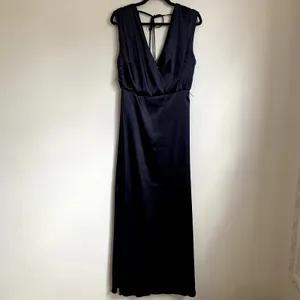 NWT Dessy Collection‎ Charmeuse Cap Sleeve Gown Dress in Midnight Blue thumbnail 4
