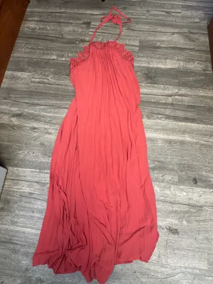 Lulus Coral Lace Halter Pleated Maxi Dress XS thumbnail 2