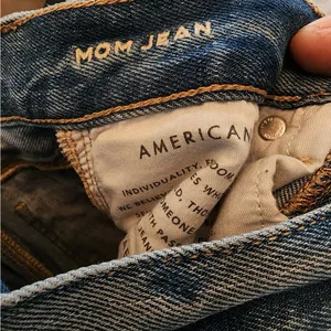 American eagle Distressed mom jeans size 00 long thumbnail 4