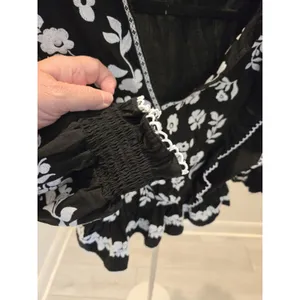 SHEIN Floral Embroidered Peplum Blouse Black V-Neck Ric Rac Top Women Size M thumbnail 4