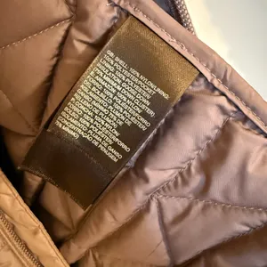 The North Face Women's Light Gray Hooded Puffer Jacket thumbnail 6