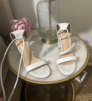 white heels Size 7.5 thumbnail 1