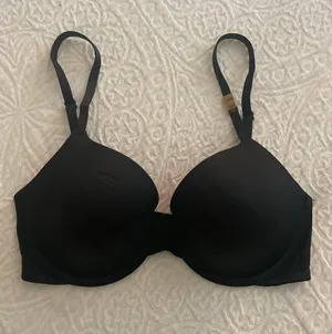 Victoria's Secret Bra thumbnail 1