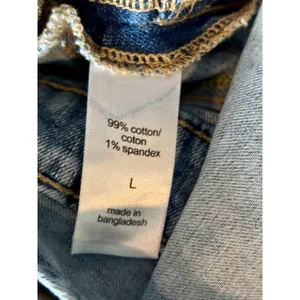 Maurices Distressed Denim Shortalls Light Wash Raw Hem Overalls Large 734937 thumbnail 8