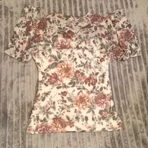 Maurices NWT Women's XL Floral Mesh Ruched Long Sleeve Top Blouse Neutral Pink‎ thumbnail 3