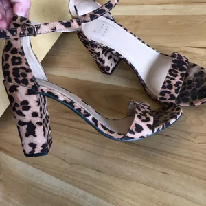 A New Day heels thumbnail 3