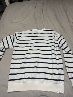 H&M Crewneck Sweatshirt thumbnail 2