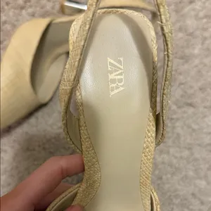 Zara Women's Beige Textured Slingback Heels thumbnail 4