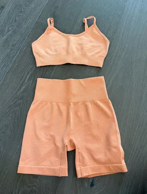 Orange Women’s Seamless 2 Piece Workout Set Pink thumbnail 1
