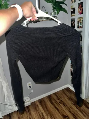 Black Cropped Long Sleeve thumbnail 2