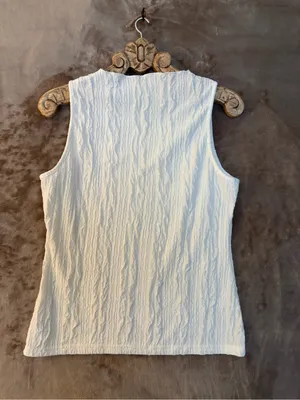Sleeveless Textured White Tank Top - Classic Women's Top Size M thumbnail 2