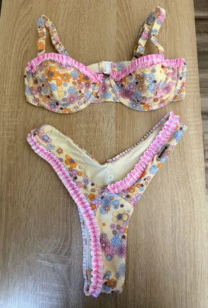 Blackbough Bikini thumbnail 1