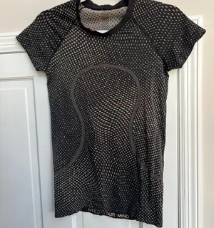 Swiftly tech short sleeve limited edition woman’s 6 thumbnail 1