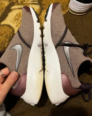 Nike Tennis Shoes thumbnail 7