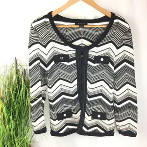 White House Chevron Print Hook Close Cropped Long Sleeve Knit Cardigan M thumbnail 2