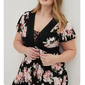 Torrid Black Pink Floral Crinkle Gauze Lace Up Tassels Flutter Sleeve‎ Dress 2X thumbnail 2