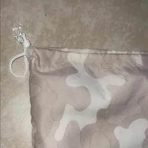 Dagne Dover Camo Dust Bag 33WX29H thumbnail 4