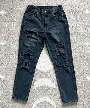 American Eagle Black High Waisted Mom Jeans Size 8 Long thumbnail 3