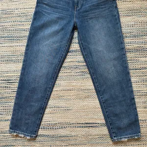 The Momjean in Downey Wash Size 25 Mom Jean Rigid Denim High Rise thumbnail 4