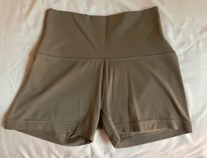 Aritzia BUTTER Cheeky Hi-Rise 3” Short thumbnail 7