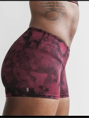 Nobull SHORT 2" (TIE-DYE) red black exercise shorts M thumbnail 1