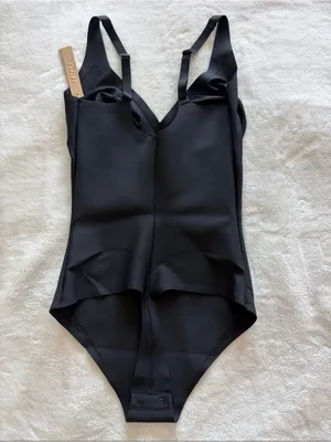 Skims Body core sculpt Plunge Bodysuit Shapewear Onyx L (B13) NWT thumbnail 2