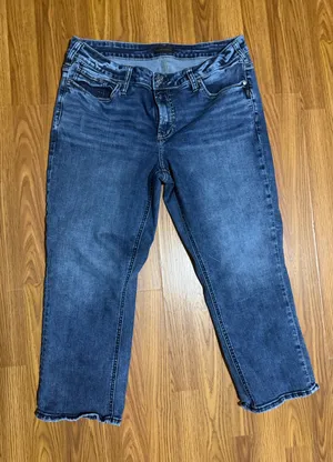 Silver Jeans Co Elyse Mid Rise Whiskered Capri Denim Pants Size 16. thumbnail 1