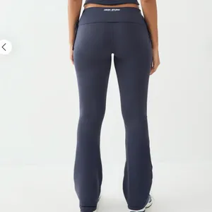 Boohoo - Blue DSGN Studio Ultra Sculpt Ruched Side Flared Legging thumbnail 2