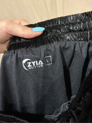 Zyia shorts thumbnail 3