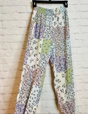 Boutique NEW Floral Patch Pants thumbnail 3