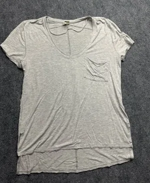 We the Free Womans XS Light Gray V-Neck Pocket Tee Shirt thumbnail 1