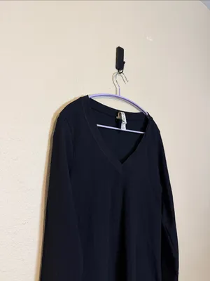 Athleta Renew Seamless V-Neck Long Sleeve Top‎ Black Size XL thumbnail 4