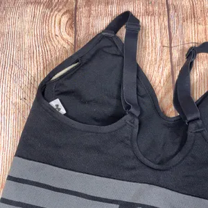Under Armour Small Women's Compression Sports Bra thumbnail 5