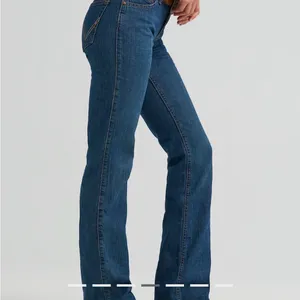 Wrangler Women's Q - Baby Boot Cut Jeans in Deep Blue thumbnail 3