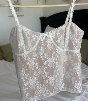 Edikted Top White Lace thumbnail 1